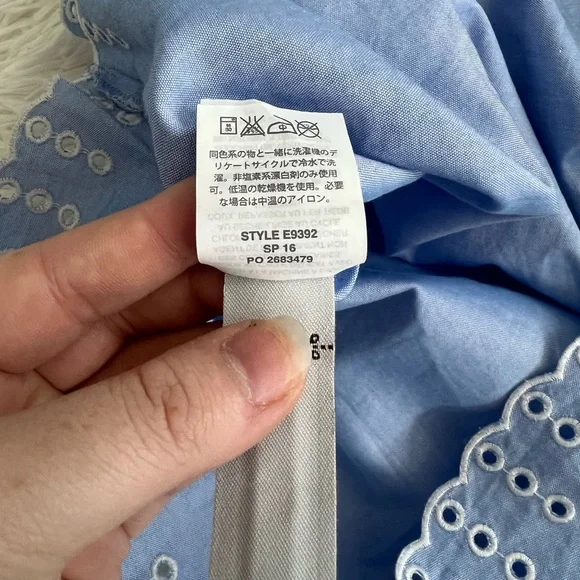 J. Crew Blue White Eyelet Embroidered Sleeveless Chambray Tank - Size 6 - Picture 6 of 8